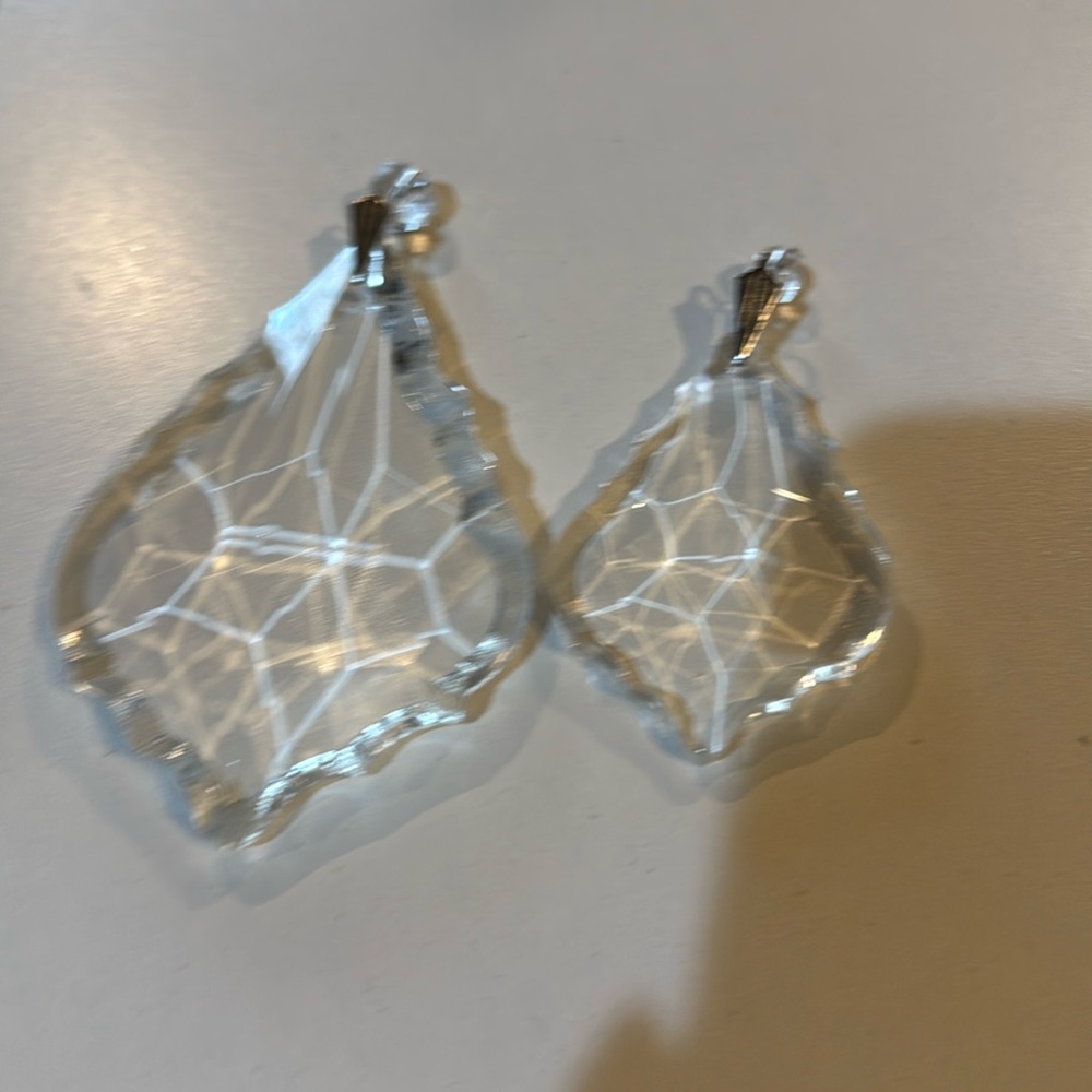 Chandelier crystals